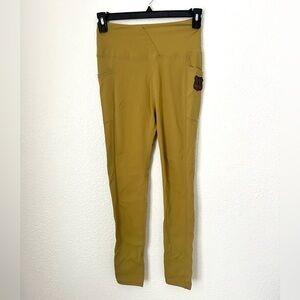 Alaska Chicks Leggings Women’s M Green Workout Activewear High Rise Pants